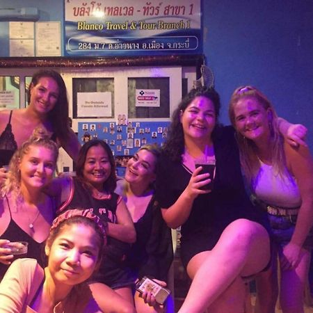 Rehab Hostel Phi Phi Adaları Dış mekan fotoğraf